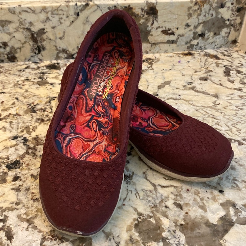 Skechers slip on fashion sneakers
